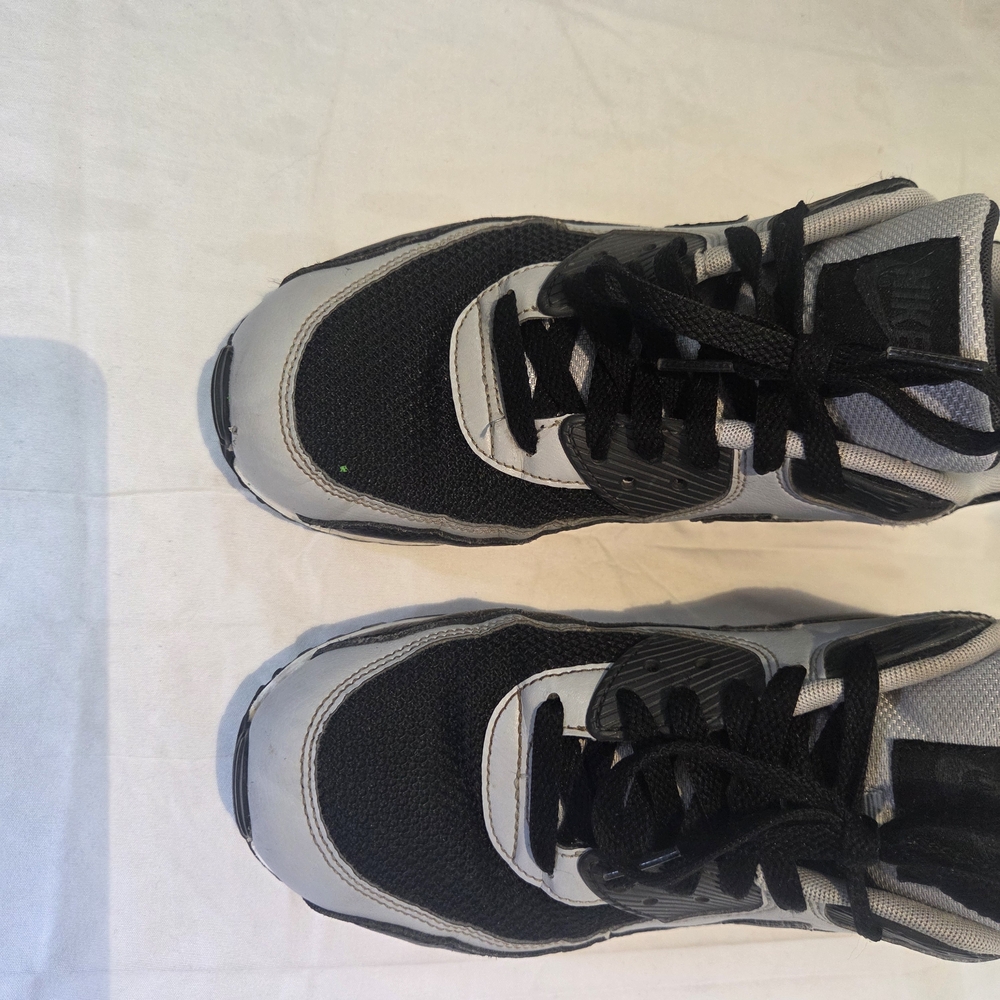 Nike Air Max Black and Gray Sneakers Size 9 - Picture 9 of 12
